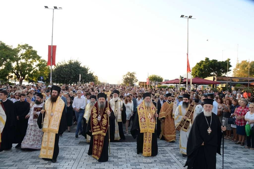 Πατρῶν Χρυσόστομος: «Ἡ δωρεά καί ἡ εὐλογία τοῦ Θεοῦ καί ἡ μεγάλη μας εὐθύνη» – Επανακομιδῆς τῆς Τιμίας Κάρας τοῦ Πρωτοκλήτου Ἀποστόλου Ἀνδρέου (εικόνες)